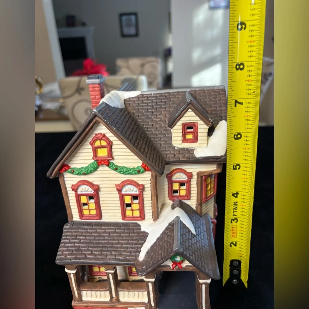 1996 Dickens collectible Victorian series porcelain lighted  house - Picture 9 of 10
